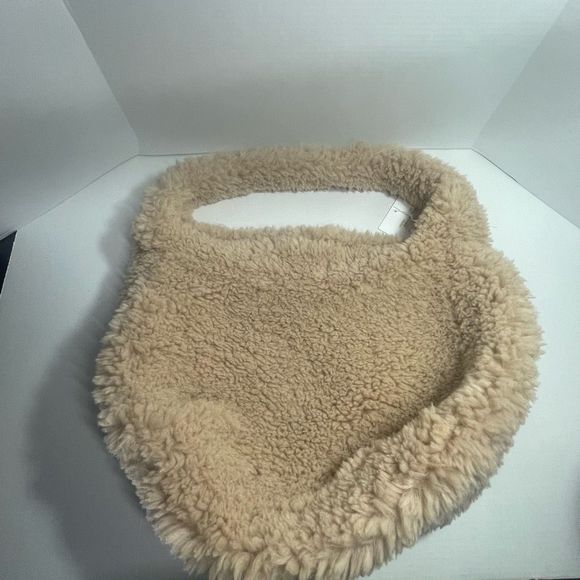 BNWT Rokh Oversized Faux Fur Shoulder Bag GORGEOUS! SO SOFT! Price Firm - Picture 7 of 13